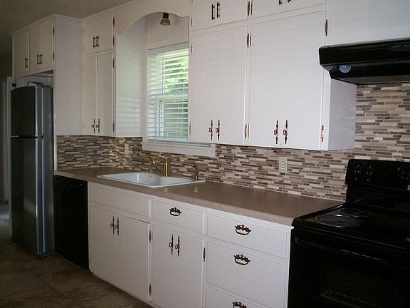 5th image of 1613 Coker Hampton Dr