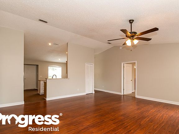3rd image of 12531 Willoughby Ln