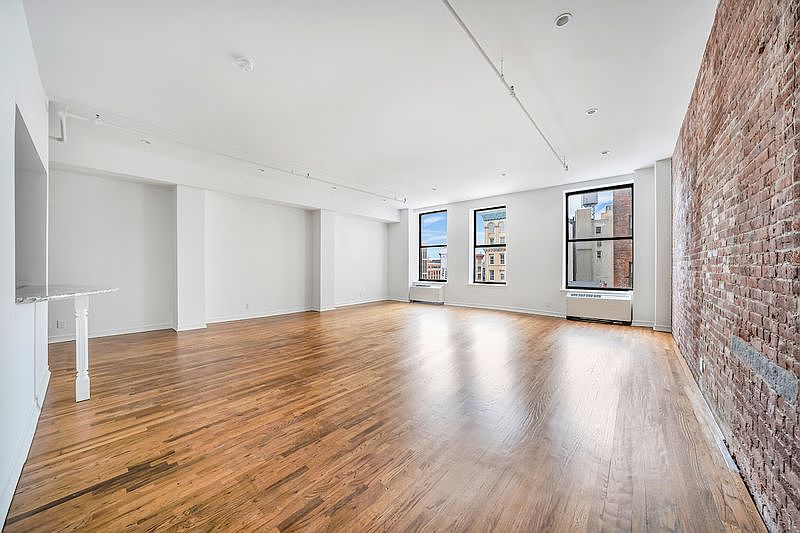 1st image of 7 Bond St APT 5A