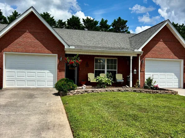 2912 Dominion Dr, Maryville, TN 37803