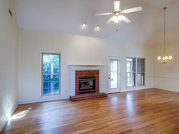 5th image of 2761 Wiltshire Ct
