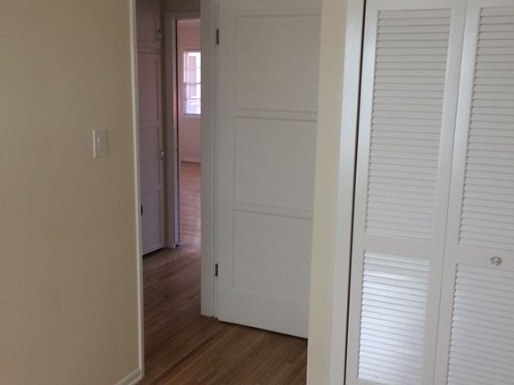 East bedroom, view to hall