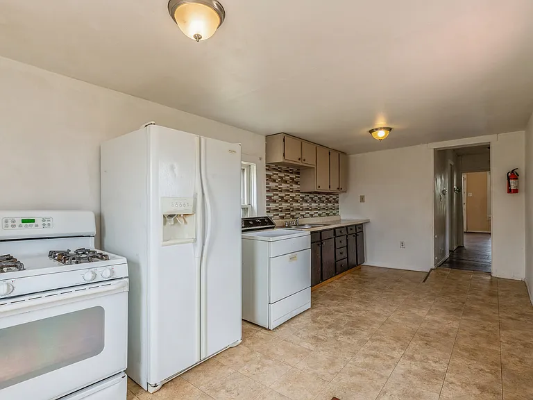 223 16th Pl — Photo 9