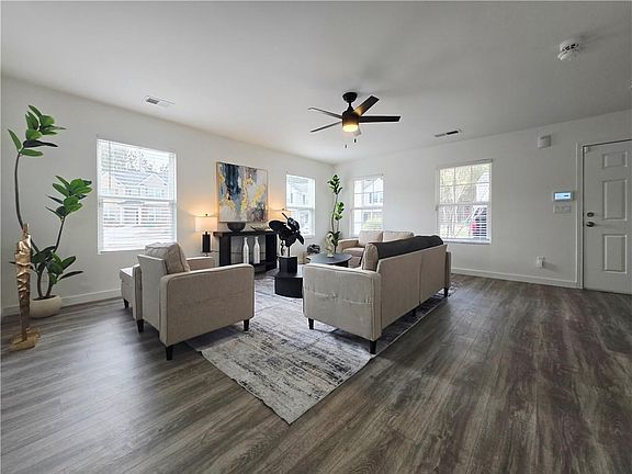 4th image of 2529 Piering Dr