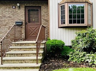 88 Highview Dr, Woodbridge, NJ 07095