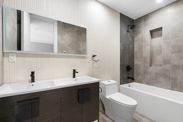 Sold by Avenues Real Estate | media 4