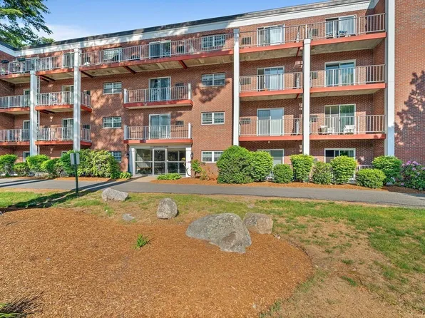 25 Greentree Ln APT 43, Weymouth, MA 02190