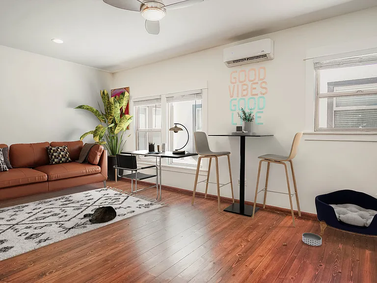 5908 N Figueroa St #10 — Photo 3