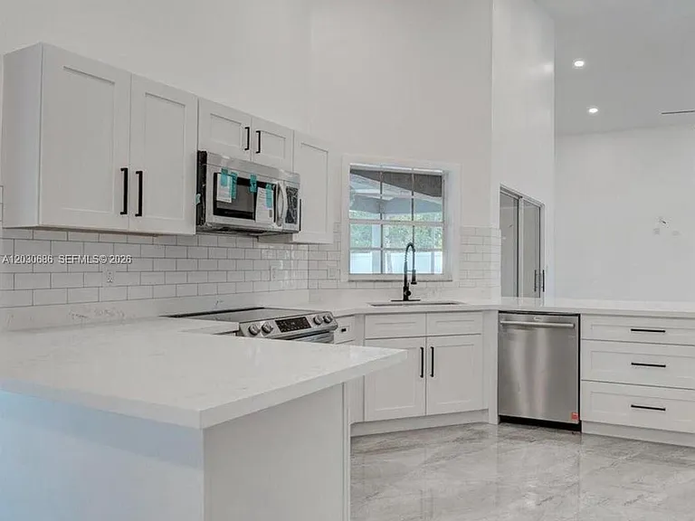 10791 SW 10th Pl — Photo 29