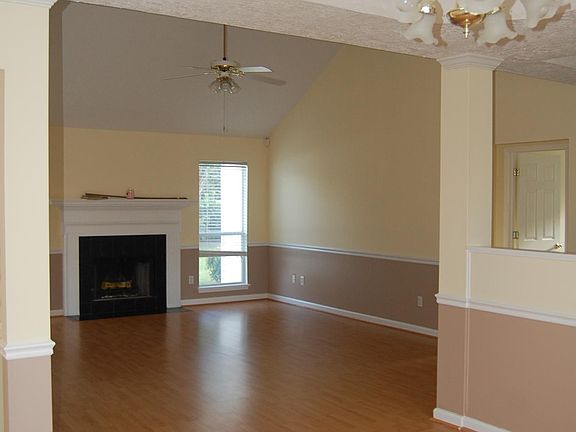 2nd image of 125 Thorton Dr