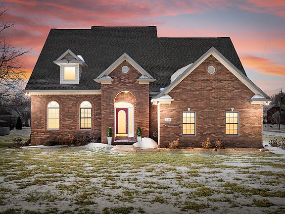 2nd image of 1130 Emerson Cir