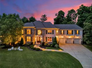 5057 Shale Bluff Ct, Clarence, NY 14031