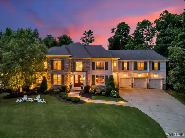 5057 Shale Bluff Ct, Clarence, NY 14031