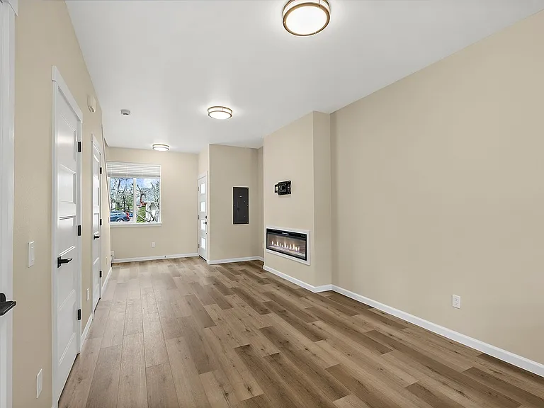 8511 Woodlawn Ave SW — Photo 13