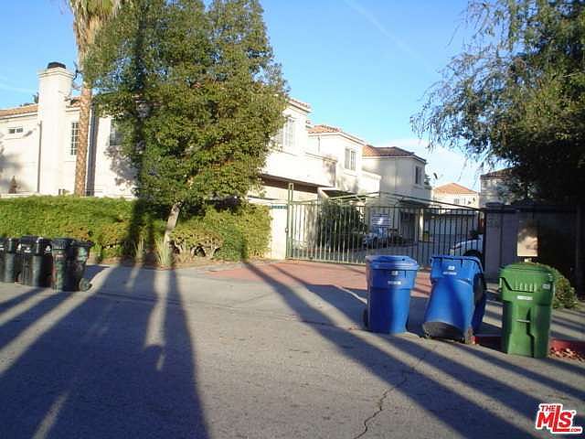 1st image of 9404 1/2 Noble Ave