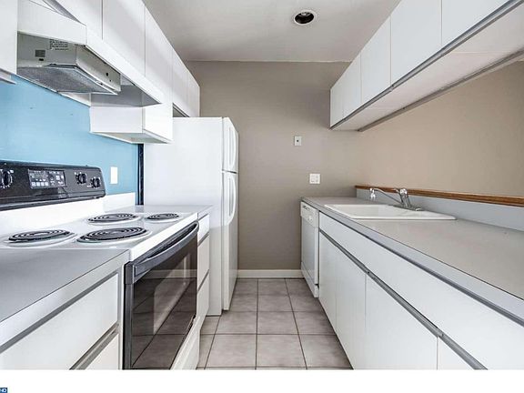 5th image of 11-15 N 2nd St #405