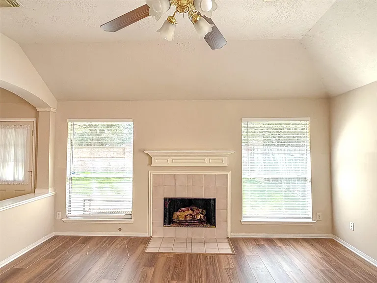 2131 Scenic Hollow Ct — Photo 19