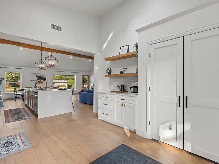 315 Easton Rd — Photo 3