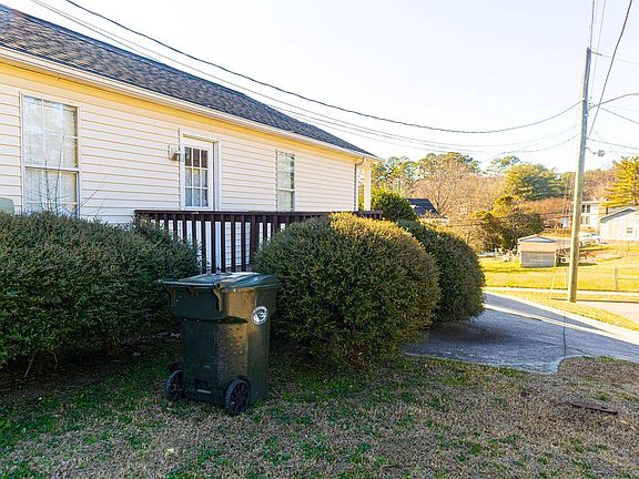 5th image of 504 W Boundary St
