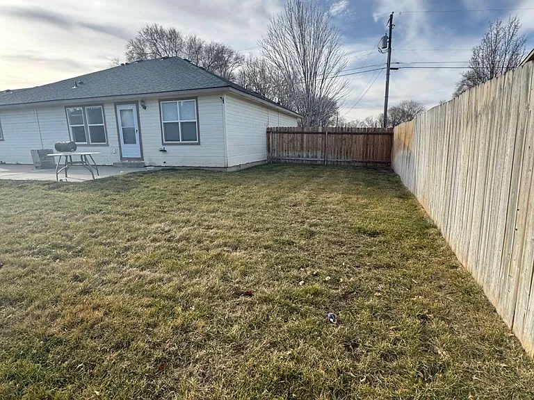 1110 SW Isaac Ln — Photo 27