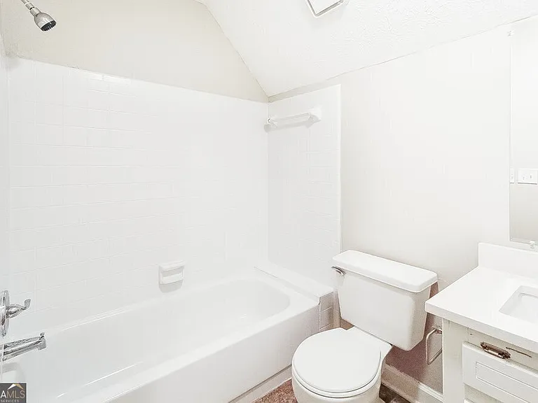 3138 Calumet Cir NW — Photo 17