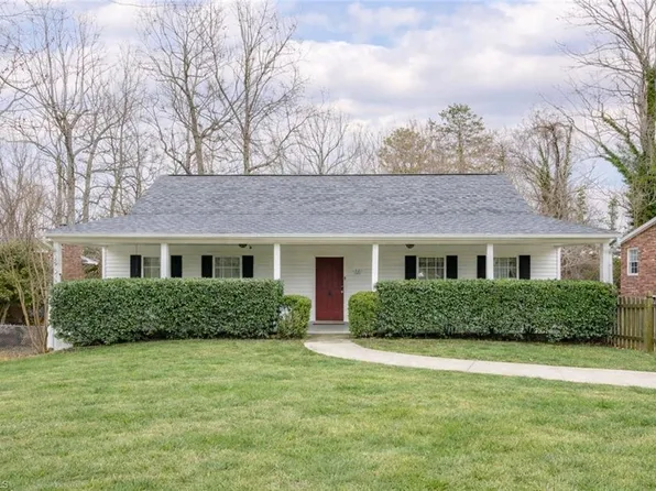 1321 Waybridge Ln, Winston Salem, NC 27103