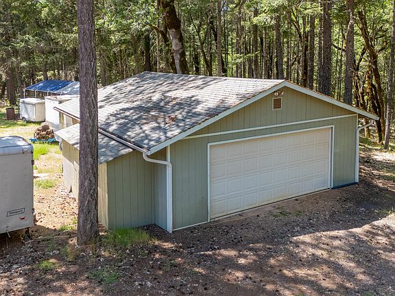 3rd image of 1801 Holton Creek Rd