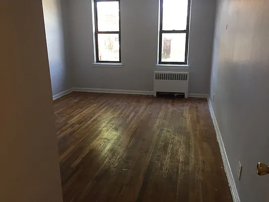 Rented by Realty 2000 Associates Ltd | media 11