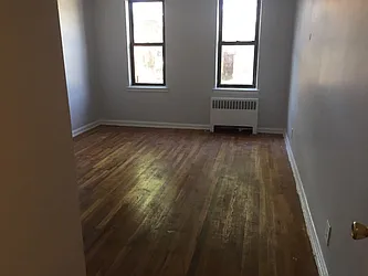 Rented by Realty 2000 Associates Ltd