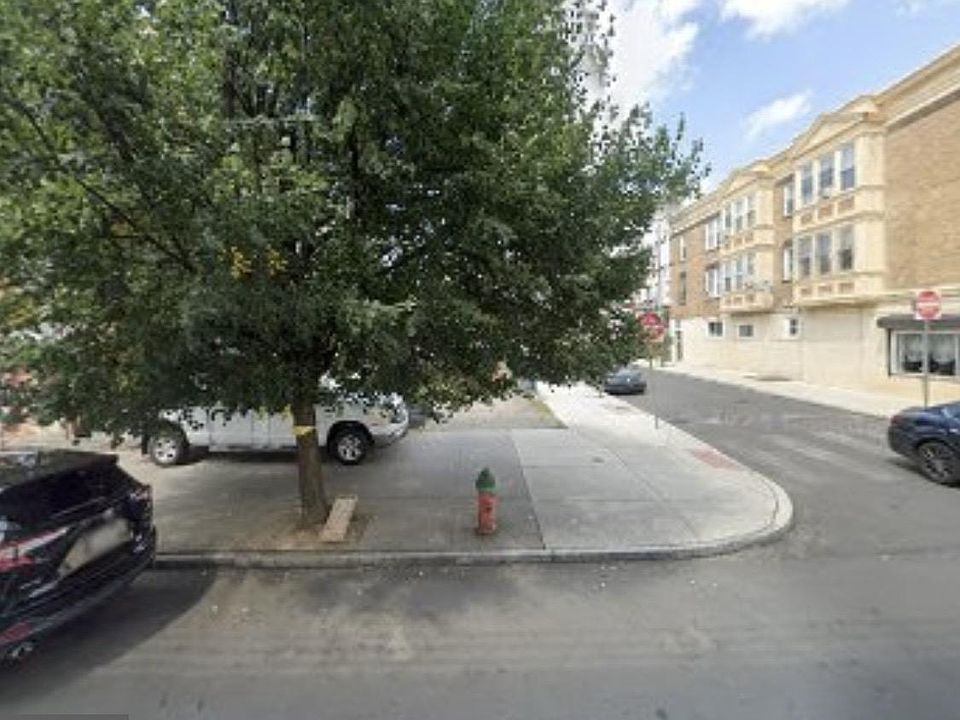 2nd image of 6219 Market St