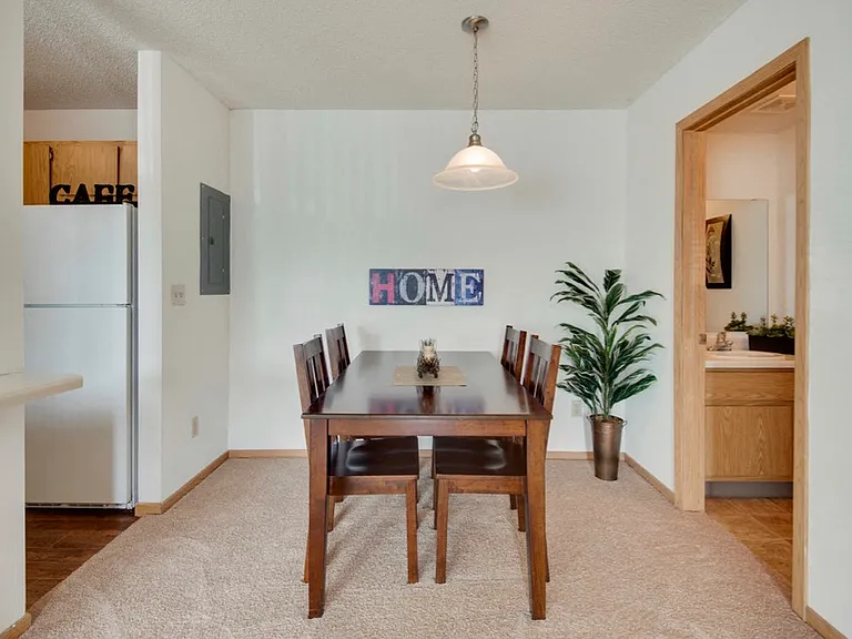 Eagle Creek Townhomes — Photo 2