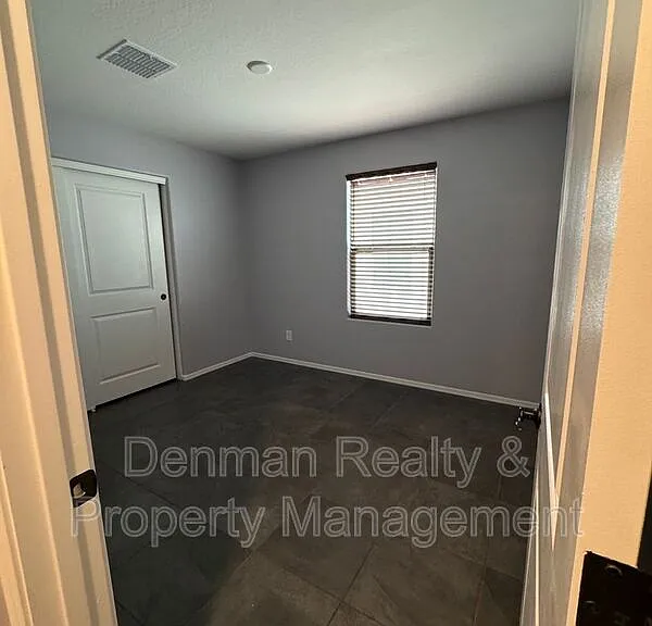 1633 W Pinkley Ct — Photo 23