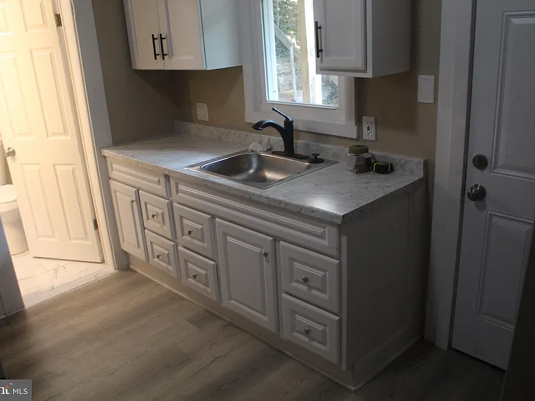 448 Goethe St #A — Photo 5