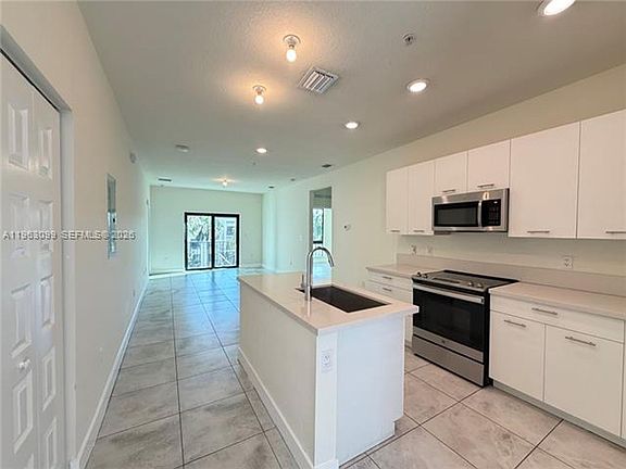 4th image of 4640 SW 84th Ave #47