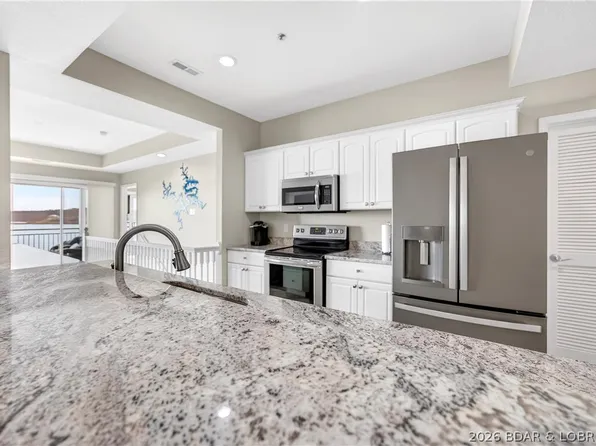 310 W Palisades Dr #1A, Lake Ozark, MO 65049