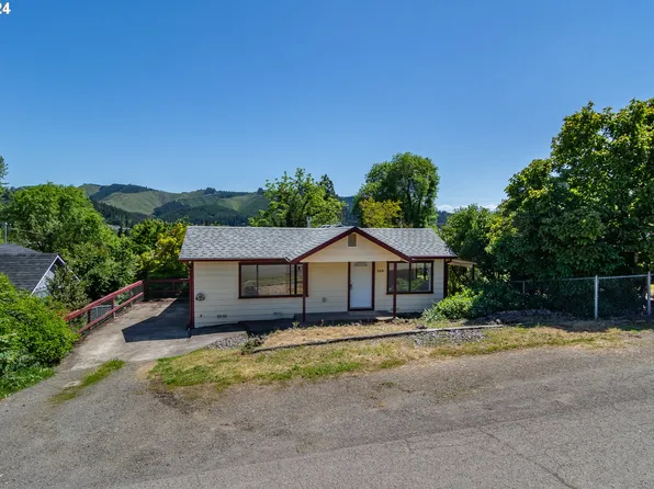 328 E 5th Ave, Sutherlin, OR 97479