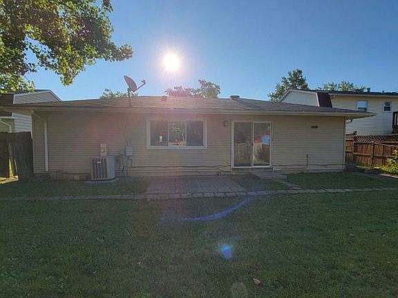 3rd image of 17720 Arlington Dr