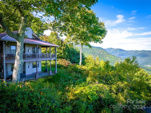 189 Chickadee Ln, Maggie Valley, NC 28751