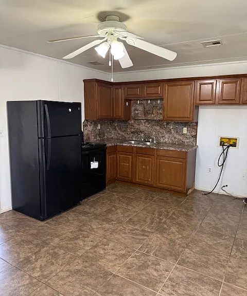504 Saturn St — Photo 3