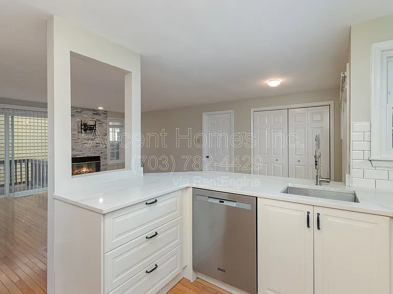 7579 Cross Gate Ln — Photo 13