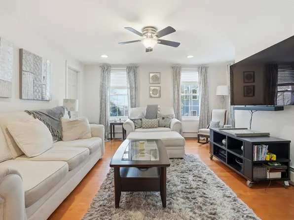 15 G St, Boston, MA 02127