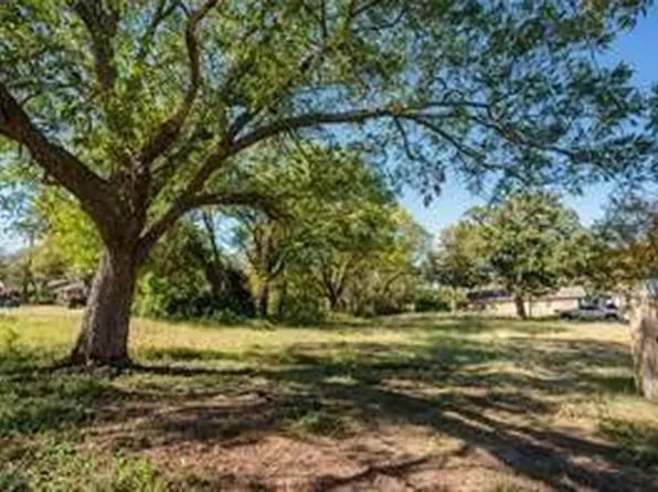 418 Robertson St, Denton, TX 76205