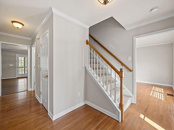 3rd image of 6405 Willowlawn Dr