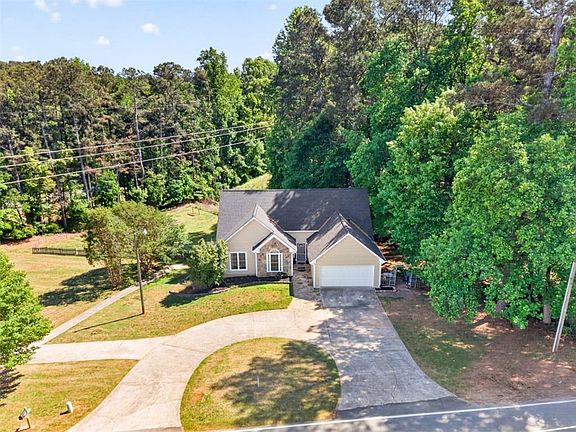 3rd image of 4823 Stephens Rd