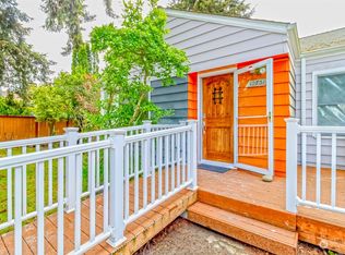 10731 15th Ave NE, Seattle, WA 98125