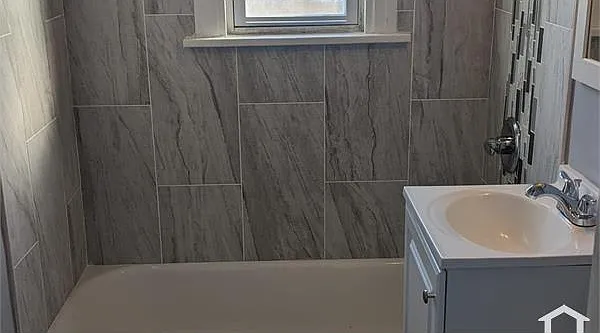 6 bed, 1500 sqft, $2,800 — Photo 3