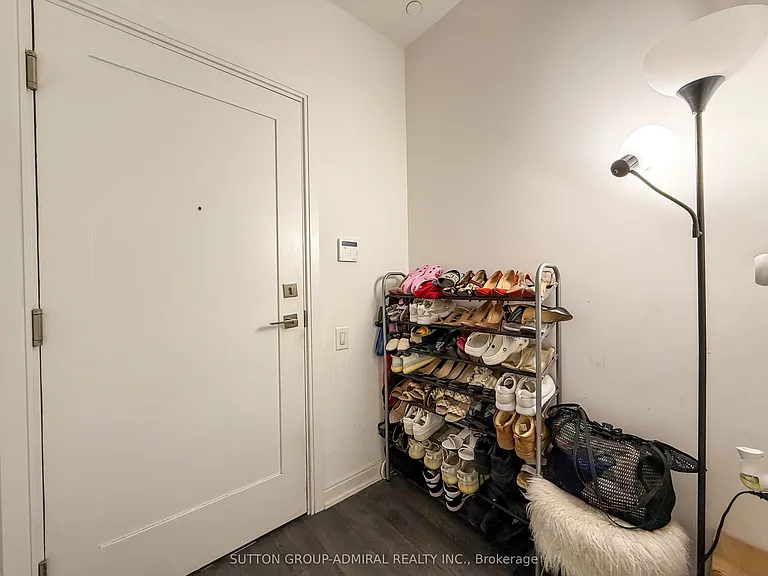 50 Charles St E #3009 — Photo 11