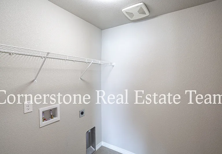 10758 Saco Dr — Photo 32