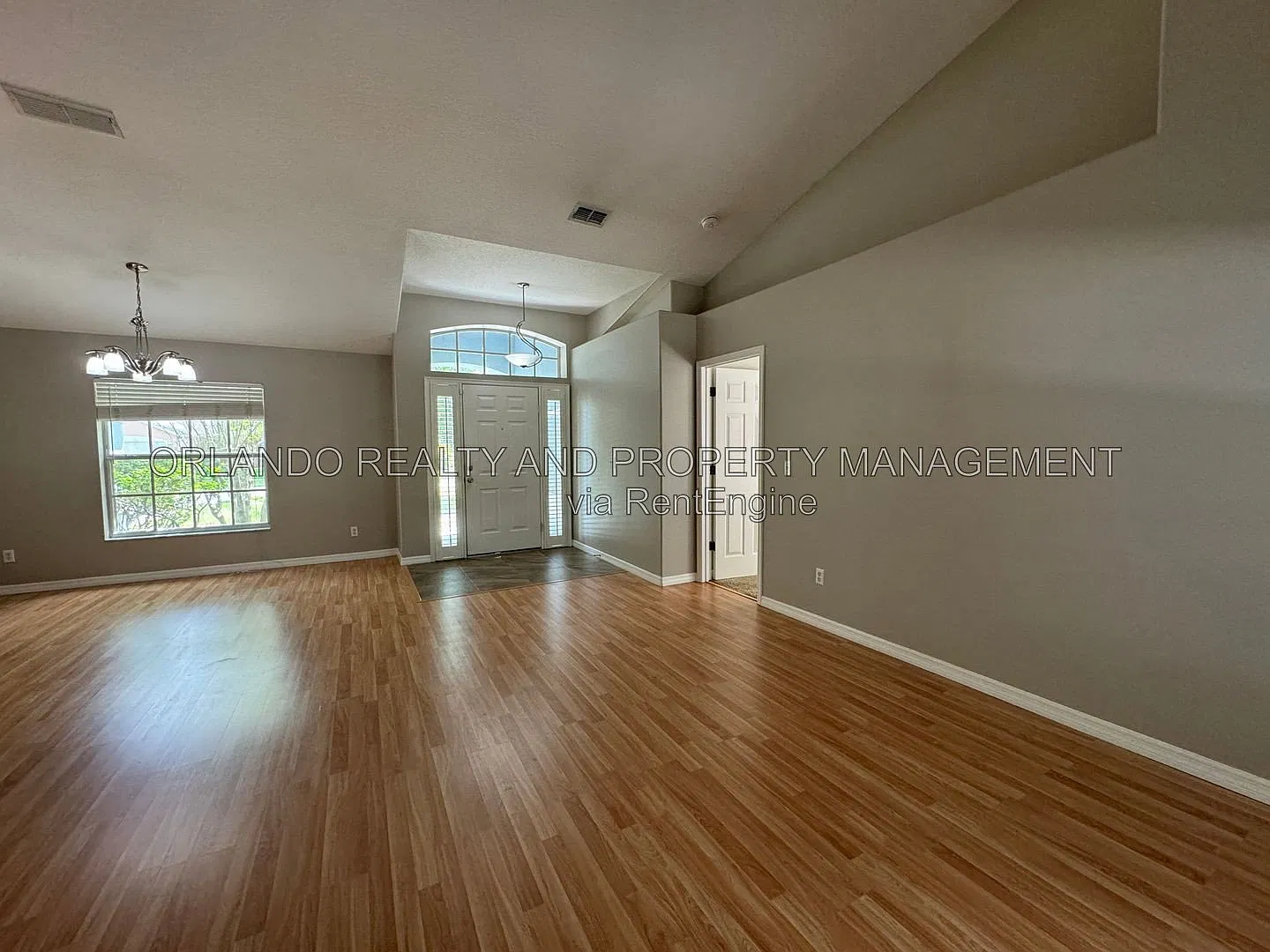 3 bed, 2.0 bath, 1847 sqft, $2,199 — Photo 4