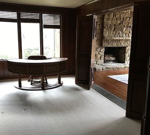 Den/multi-purpose room